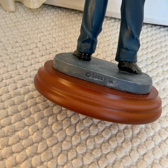 PHARMACIST FIGURINE BY VAN MARK - Picture 2 of 8